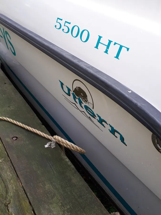 Polyester Motorboat Uttern 5500 HT