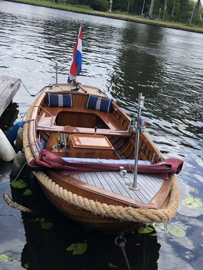 Wood Sloop De Vries Lentsch 500