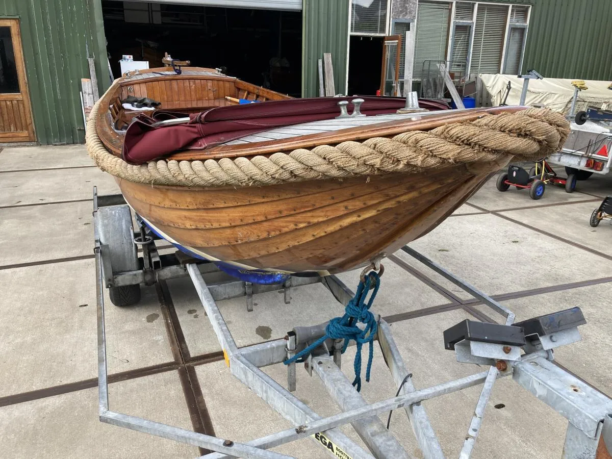 Wood Sloop De Vries Lentsch 500