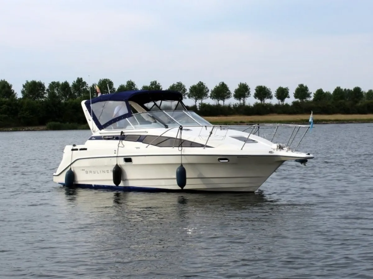 Polyester Motorboat Bayliner 2855 Ciera Sunbridge