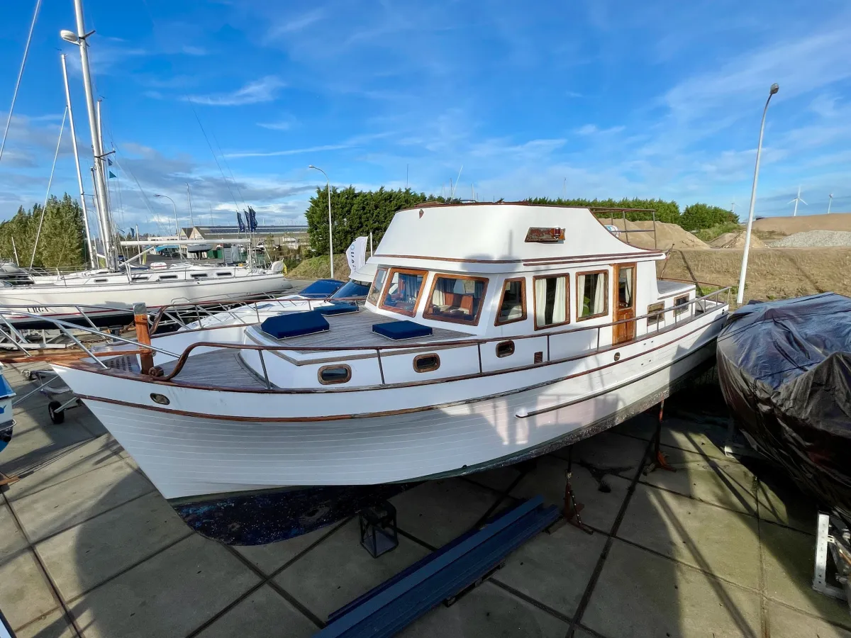 Polyester Motorboat Eurobanker 44ft Pacific Trawler