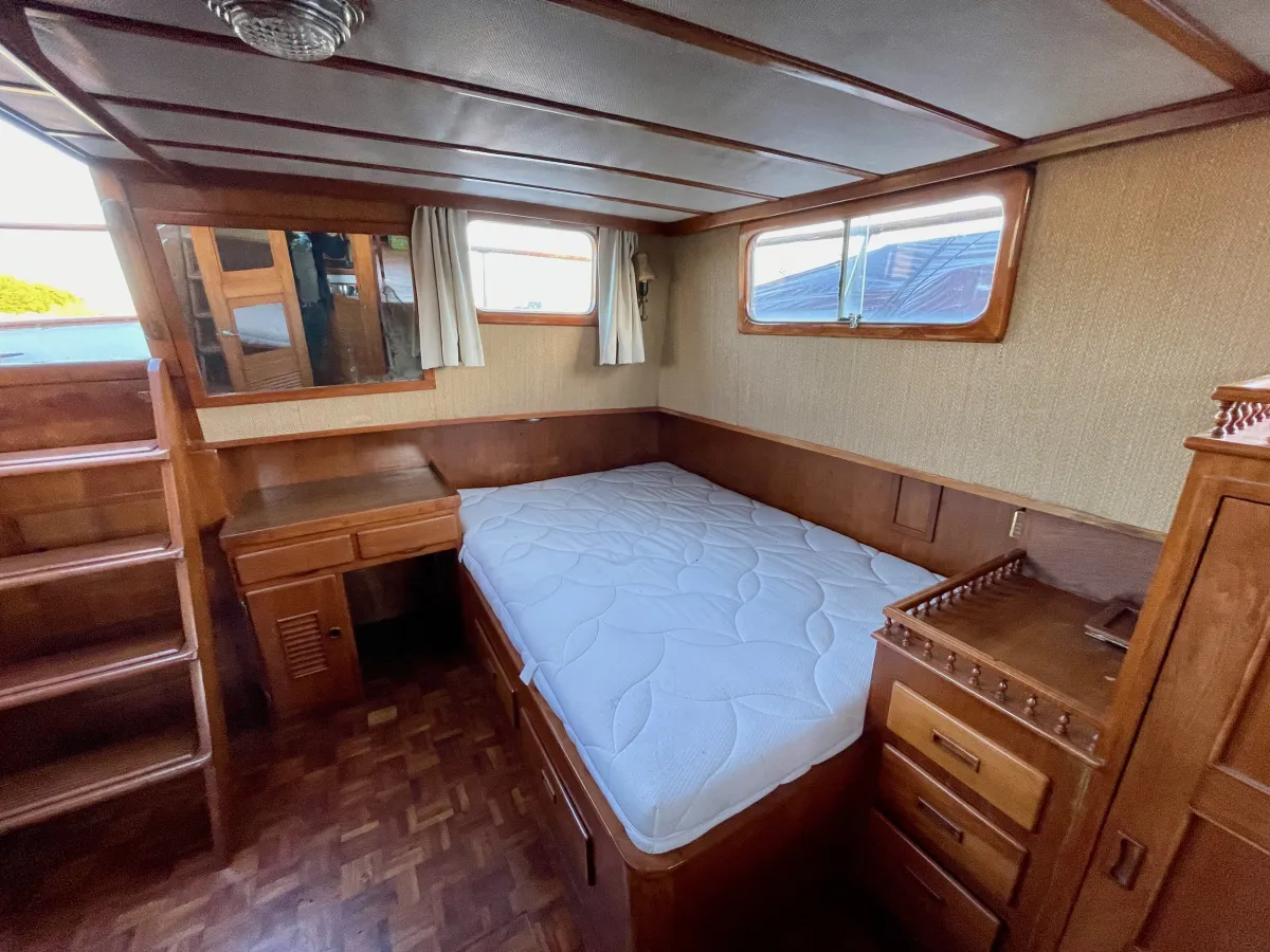 Polyester Motorboat Eurobanker 44ft Pacific Trawler