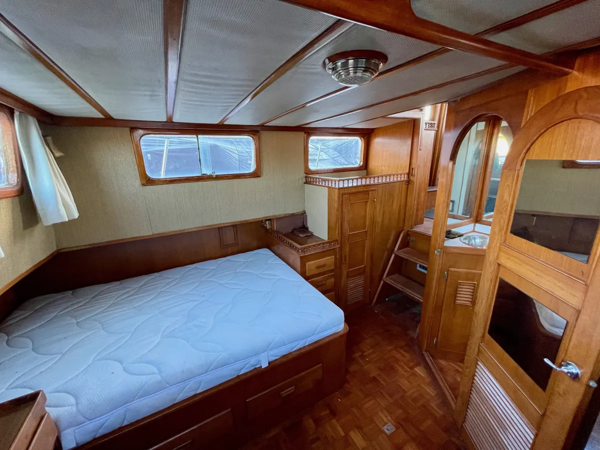 Polyester Motorboat Eurobanker 44ft Pacific Trawler