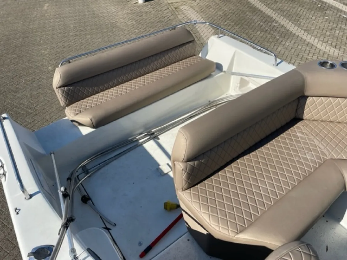 Polyester Speedboat Rinker Fiesta