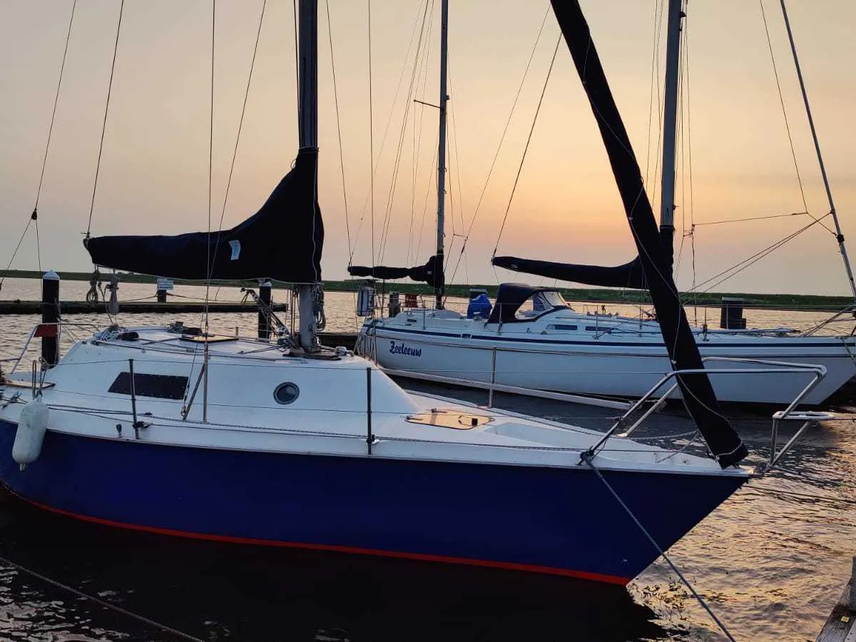 Polyester Sailboat Challenger Europe