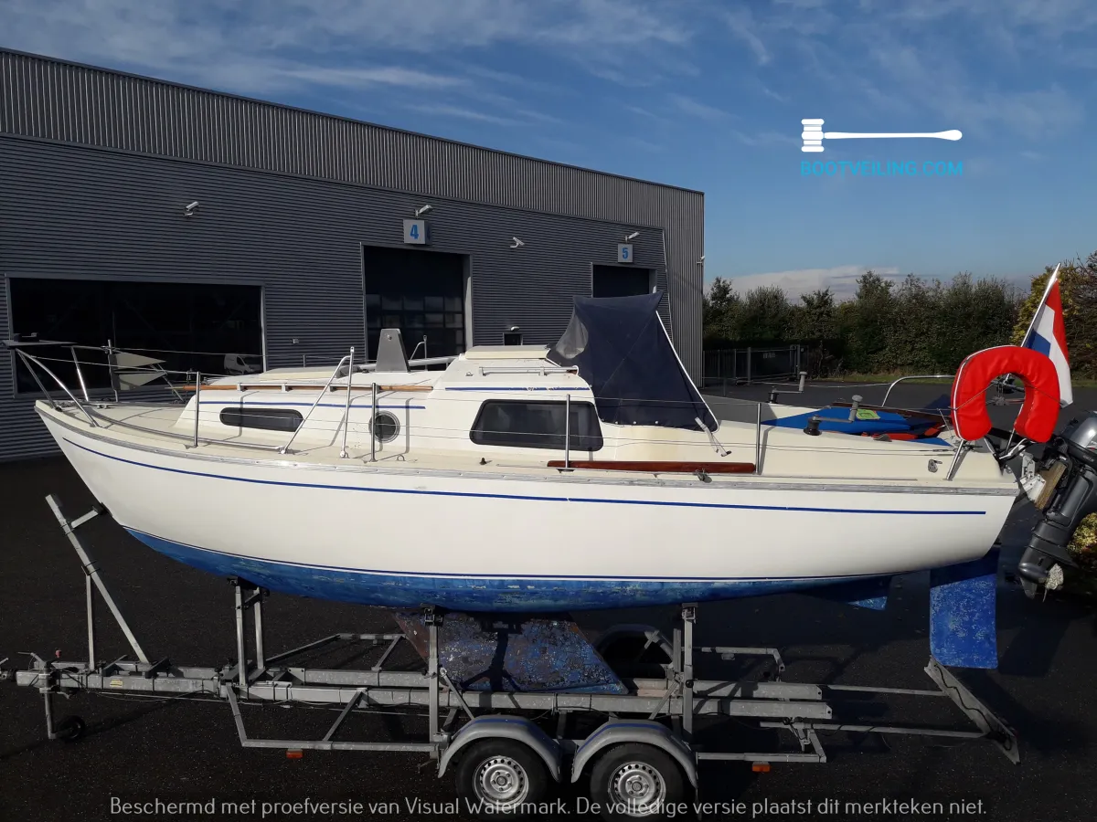 Polyester Sailboat Eurokruiser 735