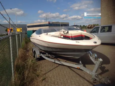 Polyester Speedboat Bayliner 2250 Photo 1