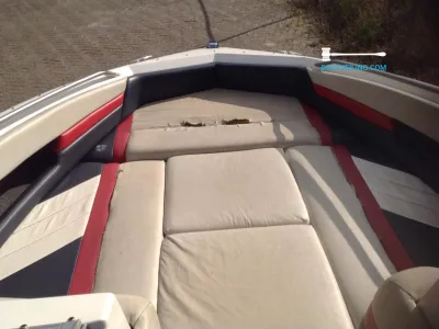 Polyester Speedboat Bayliner 2250 Photo 8