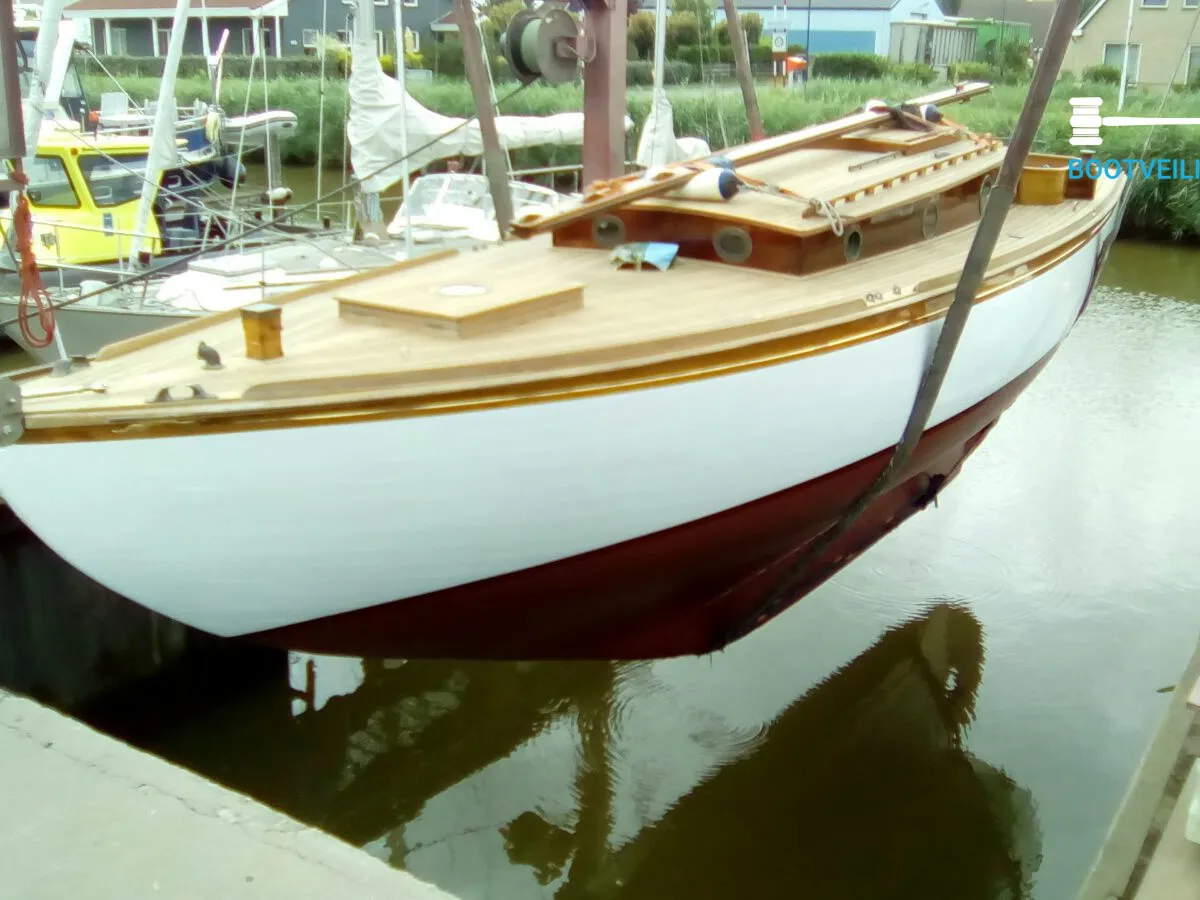 Wood Sailboat Alfred Mylne 26