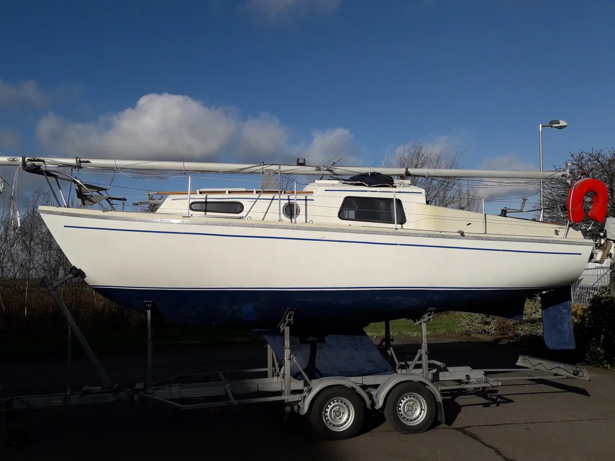 Polyester Sailboat Eurokruiser 735