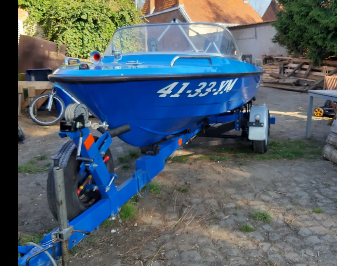 Polyester Speedboat Almarine 440