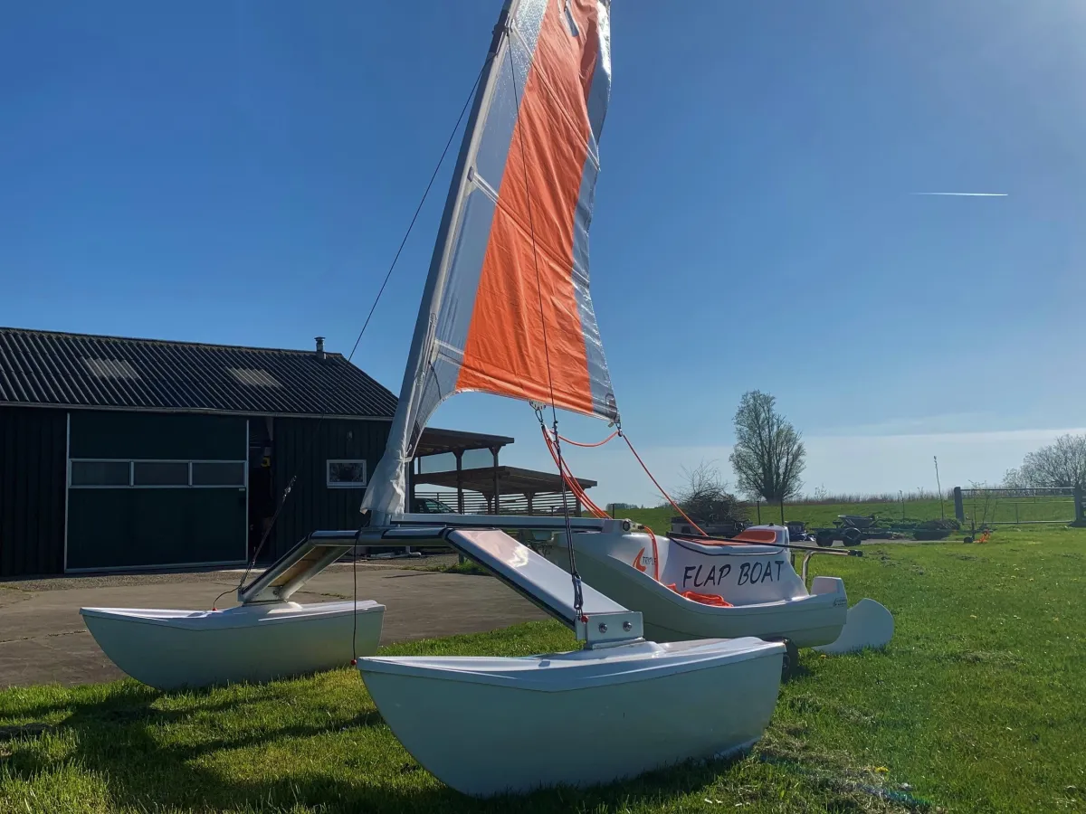 Polyester catamaran Trimaran 330