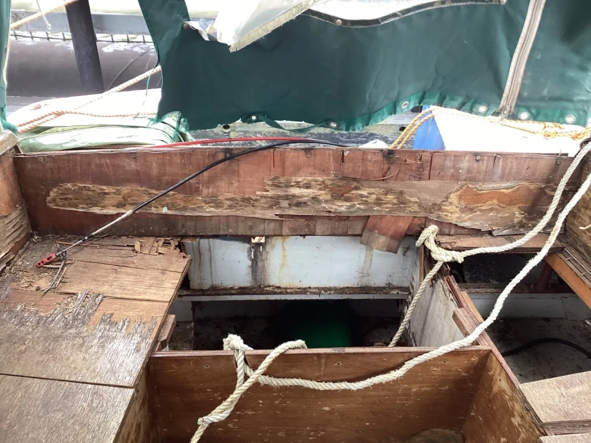 Steel Budgetboat Cabin boat 220