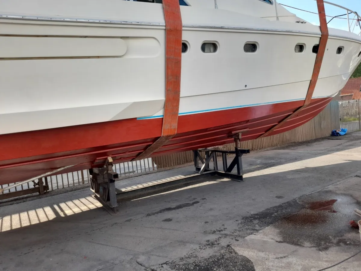 Polyester Motorboat Ferretti 1500