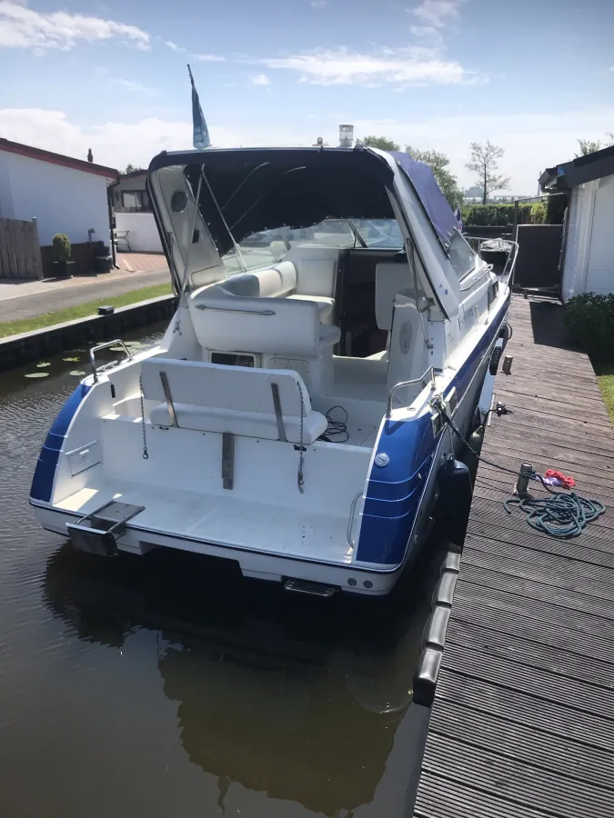 Polyester Speedboat Bayliner 2755