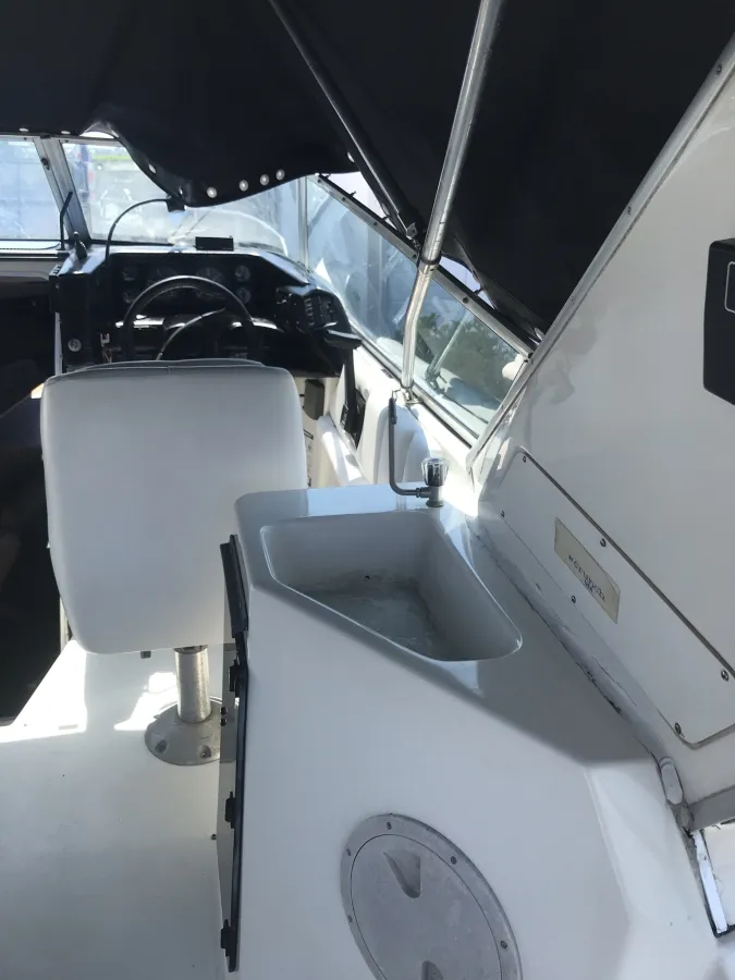 Polyester Speedboat Bayliner 2755