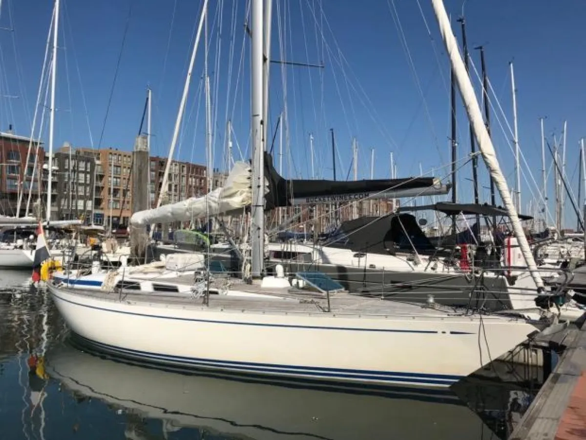 Polyester Sailboat Nautor Swan 38