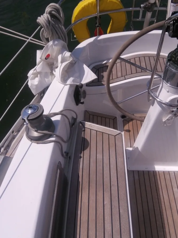 Polyester Sailboat Nautor Swan 38