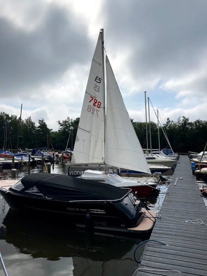 Polyester Sailboat Edel 545