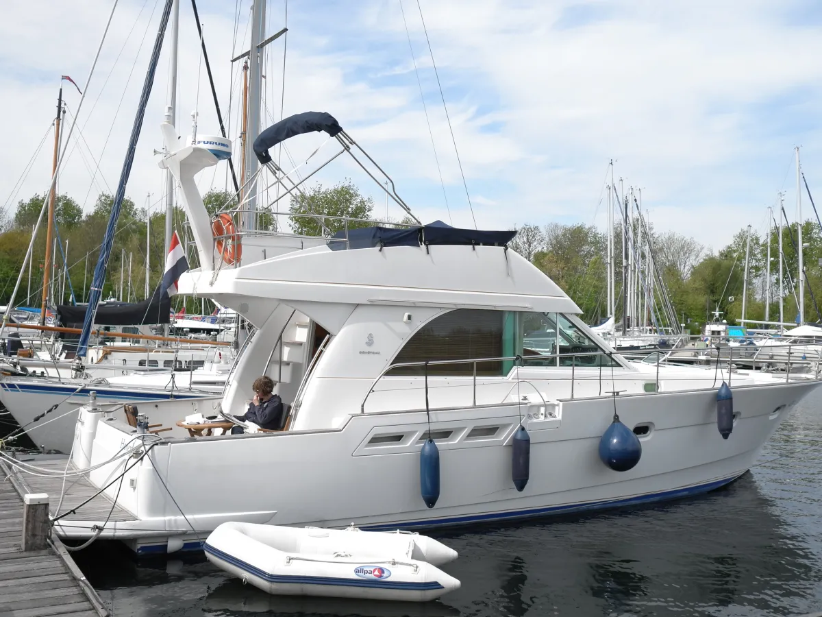 Polyester Motorboat Beneteau Antares