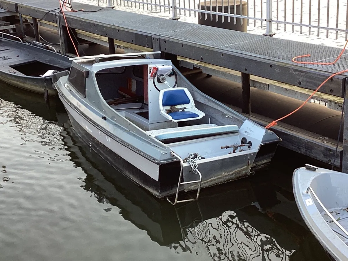 Polyester Budgetboat Cabin boat 400