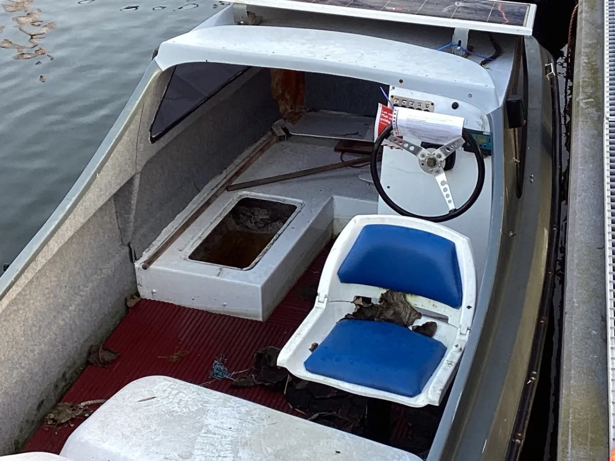 Polyester Budgetboat Cabin boat 400