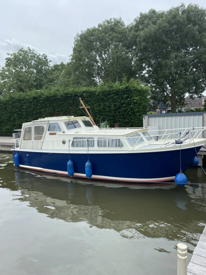 Stahl Motorboot Rijnland 860