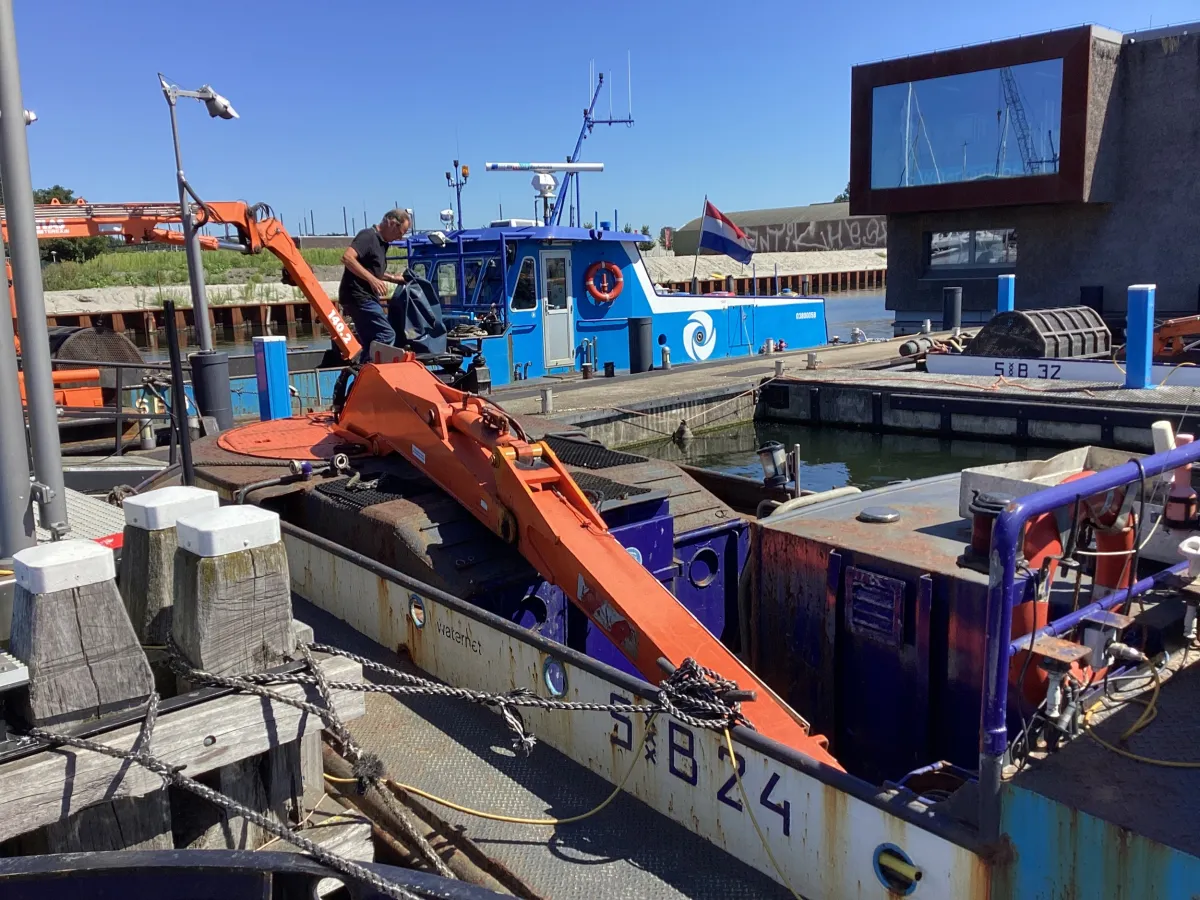 Steel Workboat Crane vessel SB 24