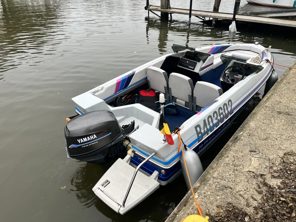 Polyester Speedboat Bayliner Capri Bowrider