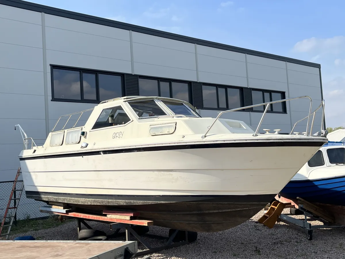 Polyester Motorboat Cruiser 800