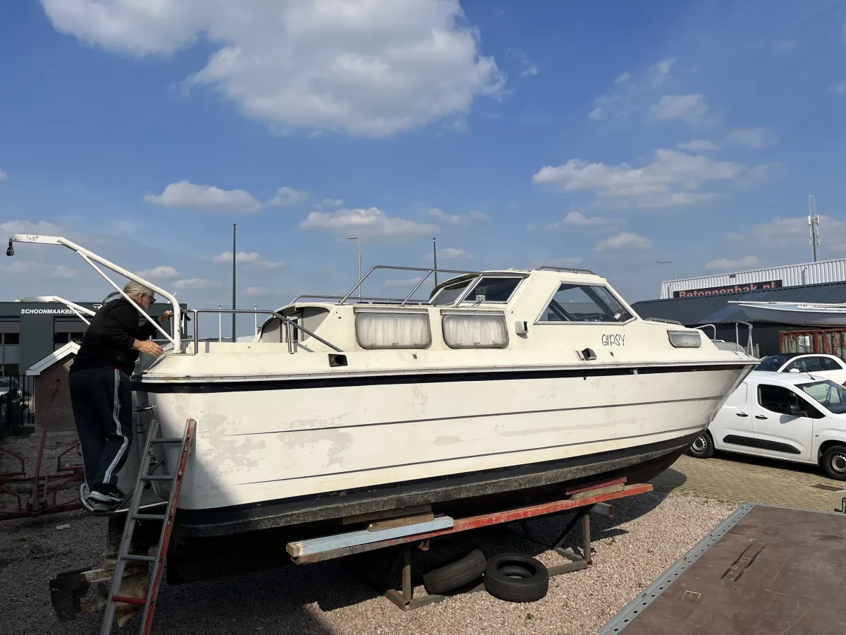 Polyester Motorboat Cruiser 800