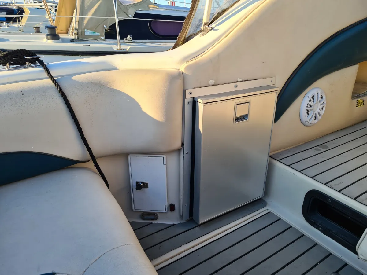 Polyester Speedboat Crownline 250CR