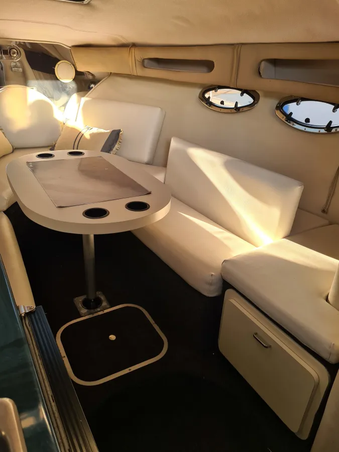 Polyester Speedboat Crownline 250CR