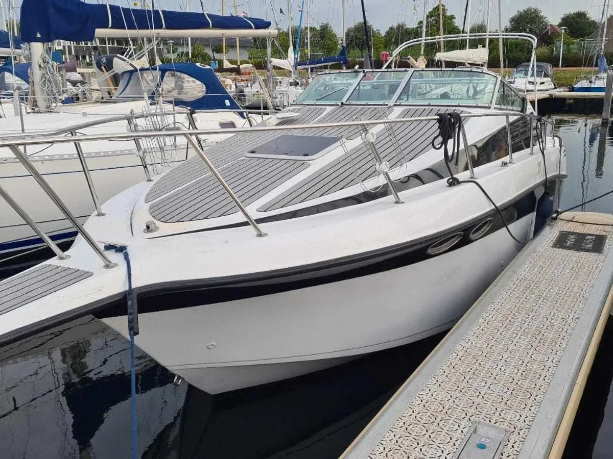 Polyester Speedboat Crownline 250CR