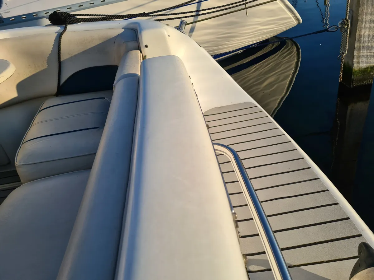 Polyester Speedboat Crownline 250CR