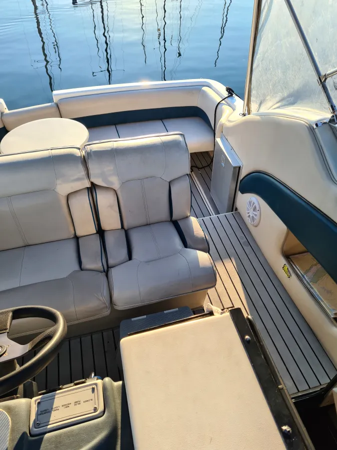 Polyester Speedboat Crownline 250CR