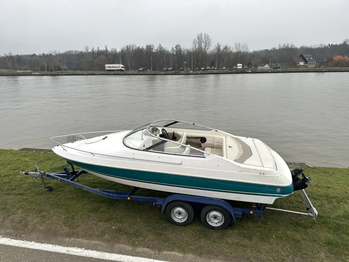 Polyester Motorboat Chris Craft Concept 218