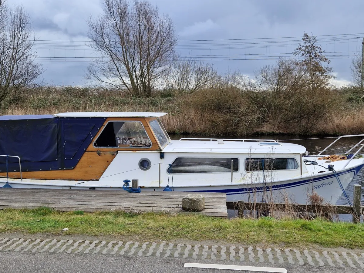 Steel Motorboat Elfmerenkruiser Kajuitboot