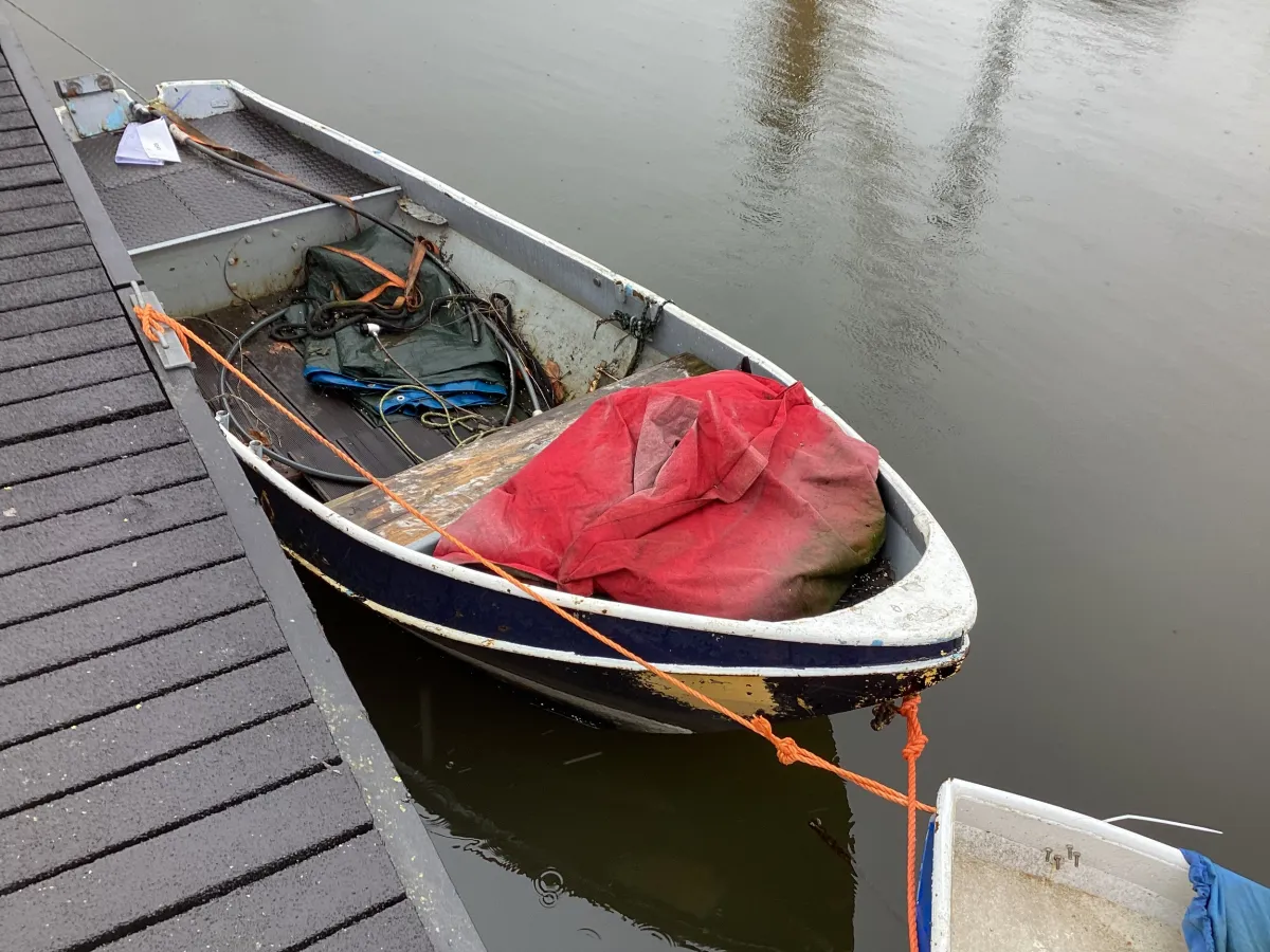 Steel Budgetboat Vlet 360