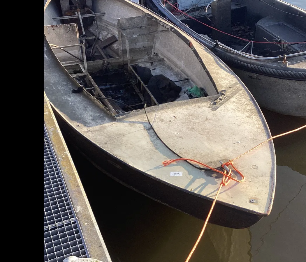 Steel Budgetboat Hull 700