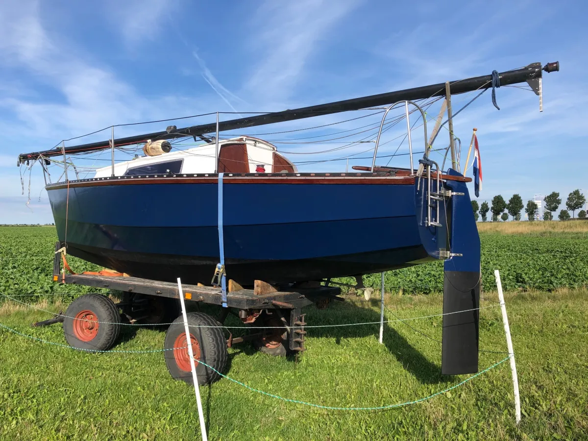 Wood Sailboat Waarschip 730