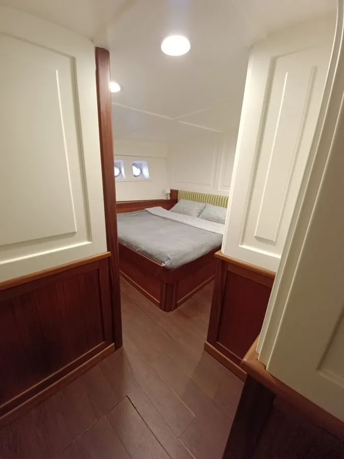 Composite Houseboat Hotelboat 3300