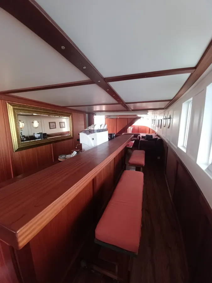 Composite Houseboat Hotelboat 3300