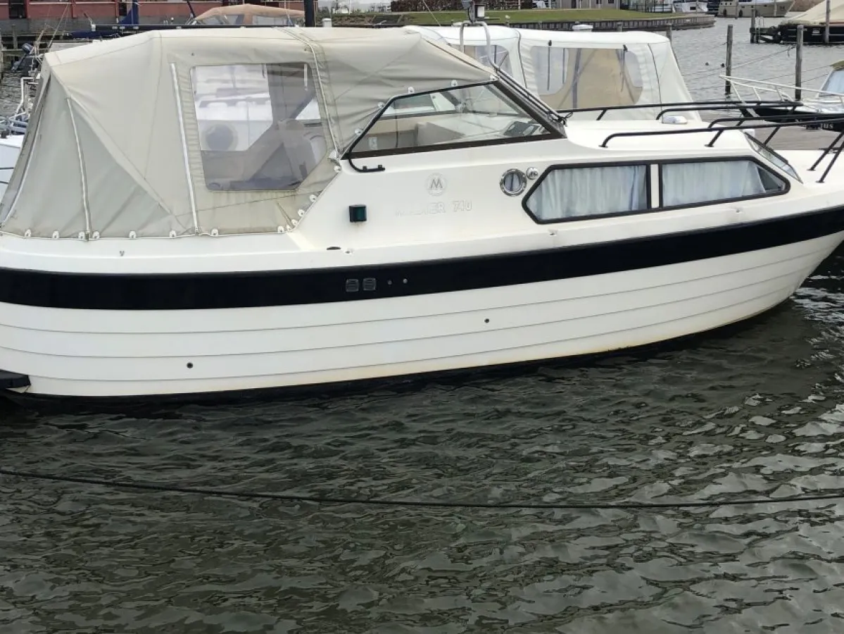 Polyester Motorboat Master 740 OK