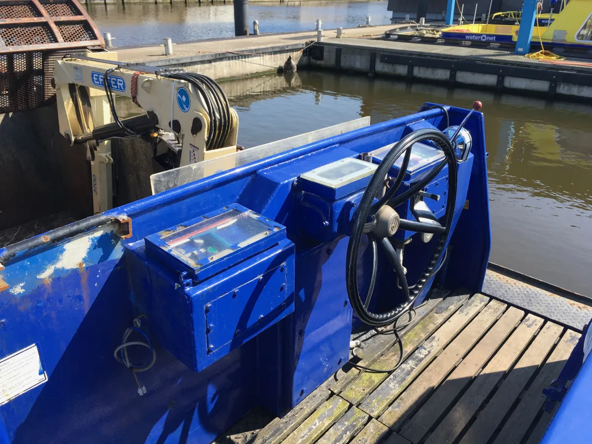 Stahl Arbeitsboot Arbeitsschiff Motor Drijfvuil Visboot