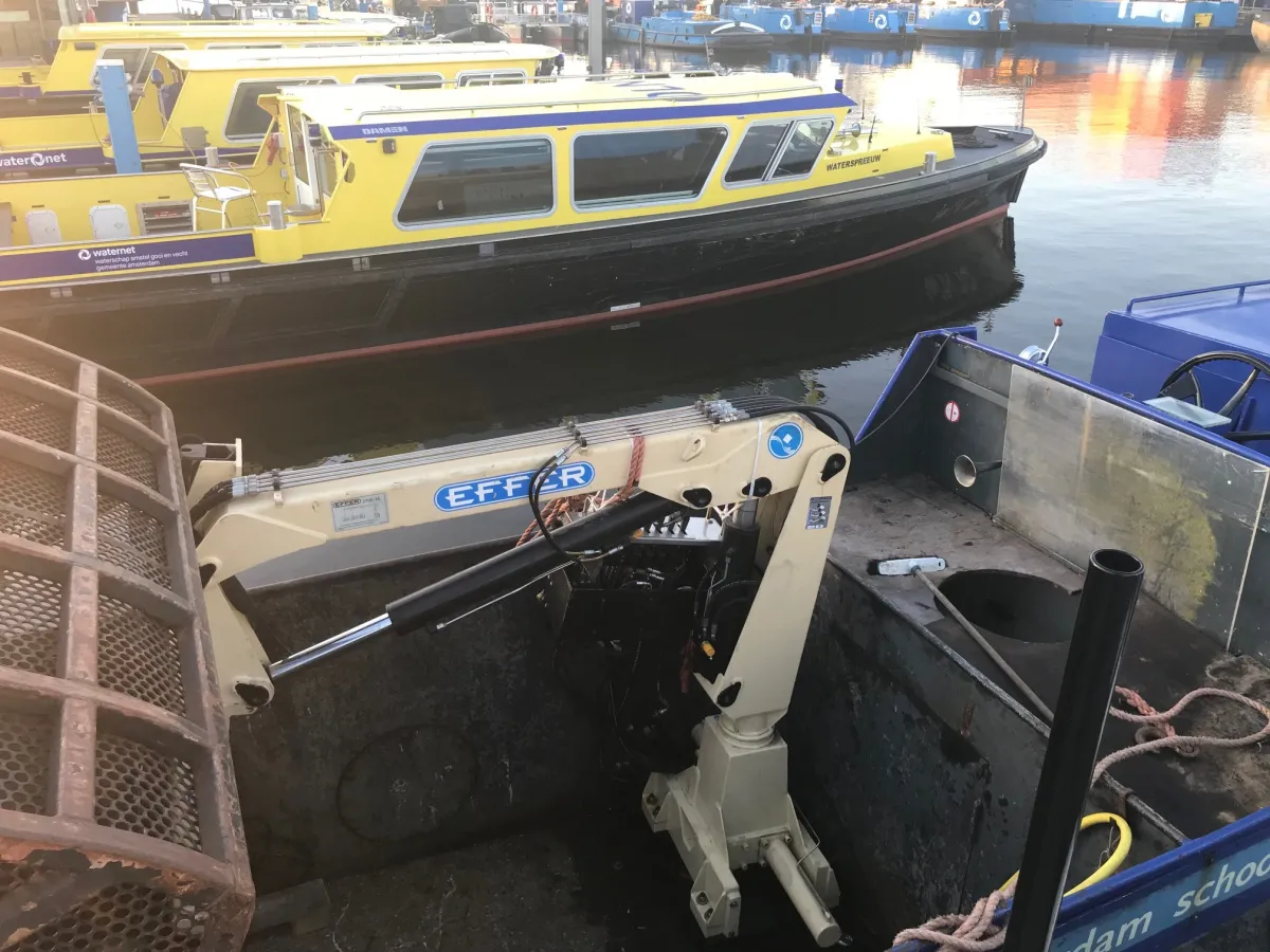 Stahl Arbeitsboot Arbeitsschiff Motor Drijfvuil Visboot