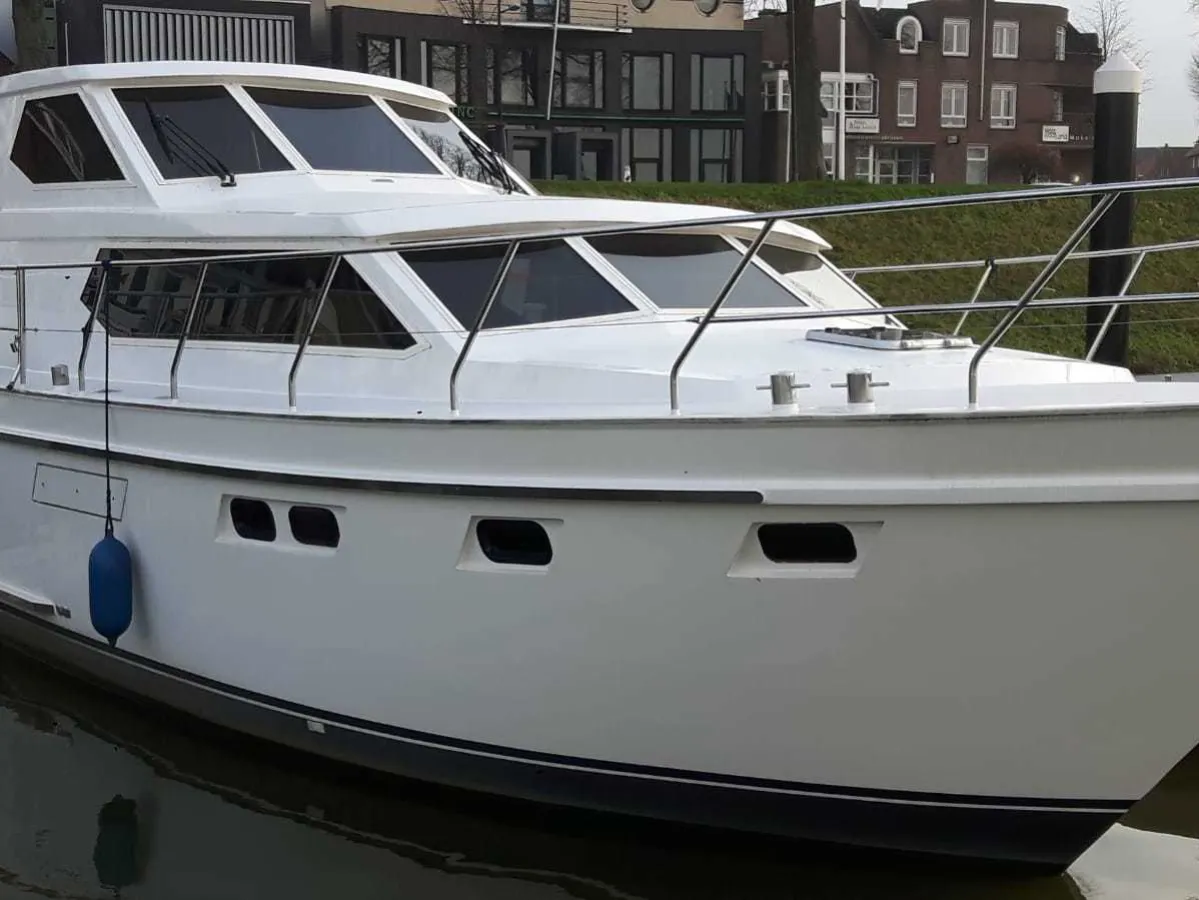 Steel Motorboat Pacific Allure 143