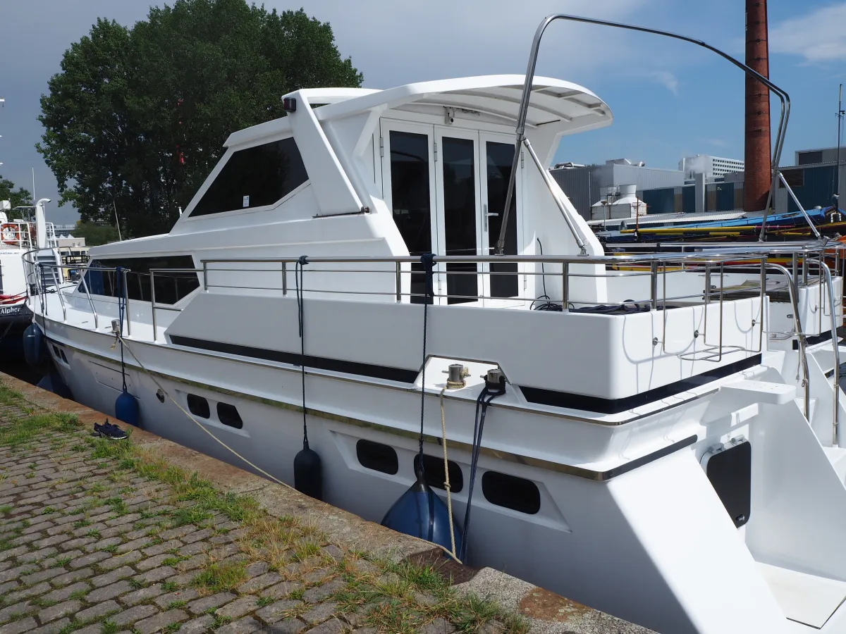 Steel Motorboat Pacific Allure 143