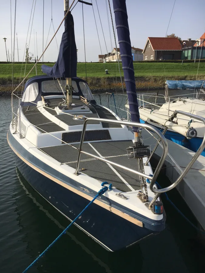 Polyester Sailboat Neptun 27