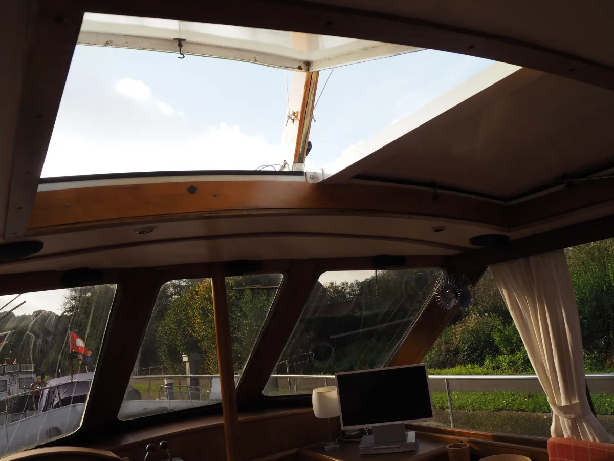 Steel Motorboat Beachcraft 48